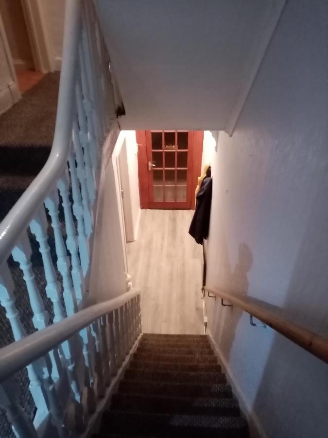 East Belfast Rooms Available Long Or Short Term Accommodation חדר תמונה